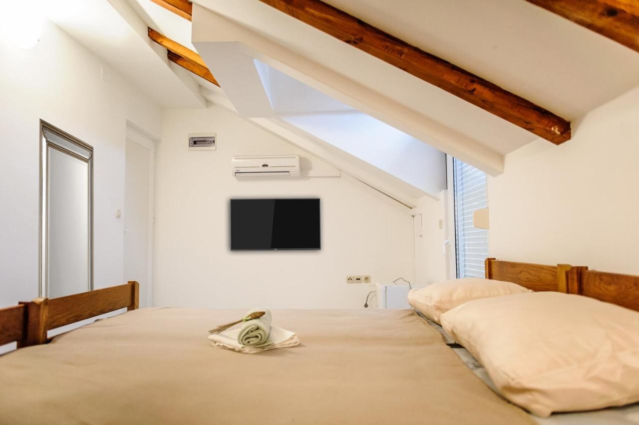 פוסדריה Apartments & Rooms Lucie מראה חיצוני תמונה