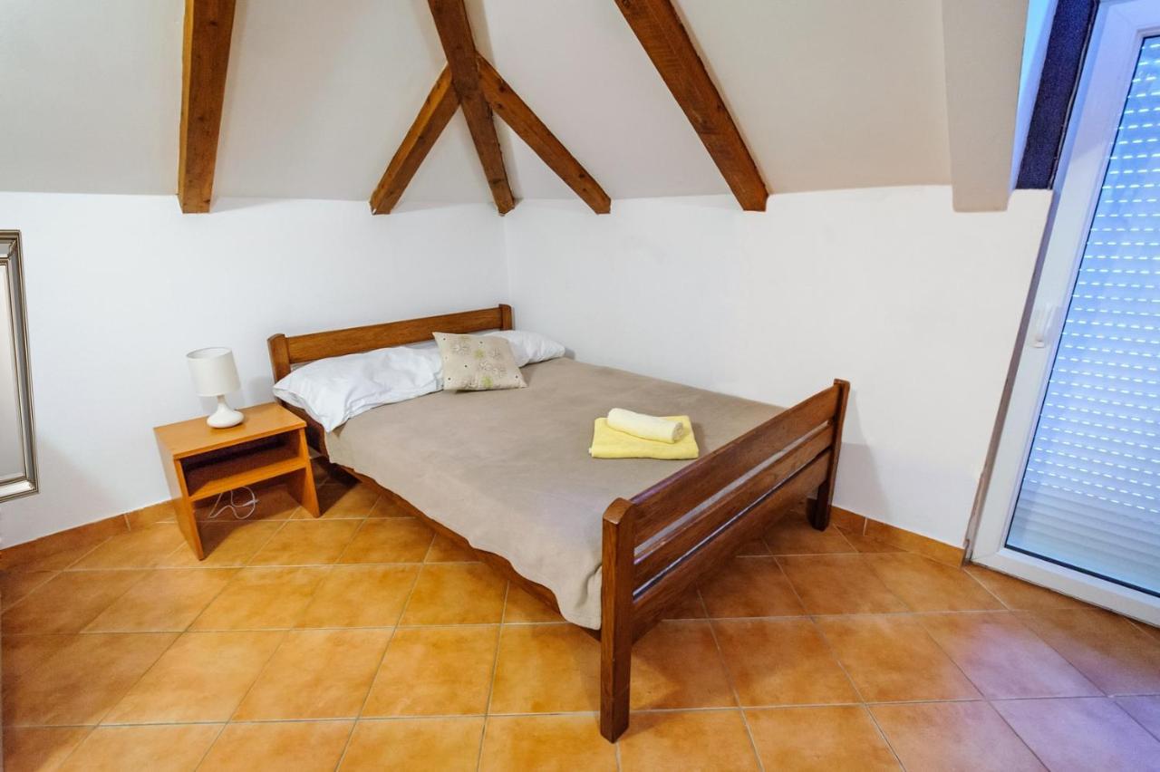 פוסדריה Apartments & Rooms Lucie מראה חיצוני תמונה