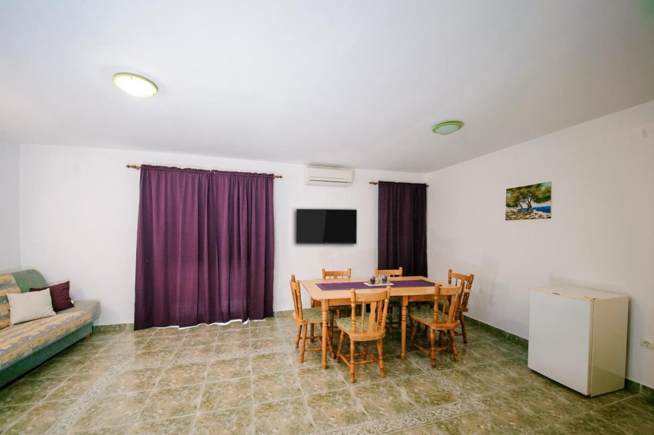 פוסדריה Apartments & Rooms Lucie מראה חיצוני תמונה