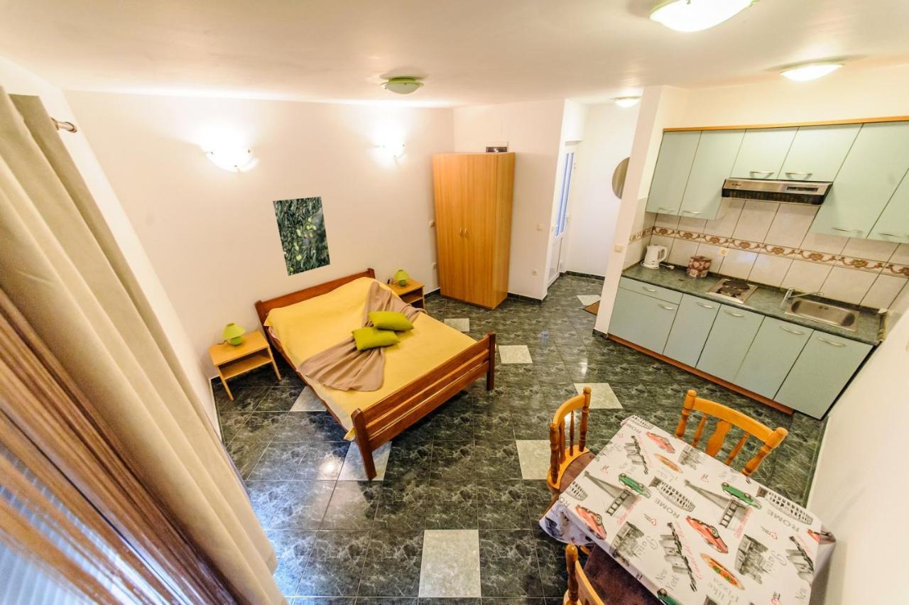 פוסדריה Apartments & Rooms Lucie מראה חיצוני תמונה