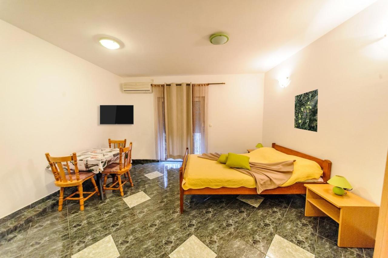 פוסדריה Apartments & Rooms Lucie מראה חיצוני תמונה