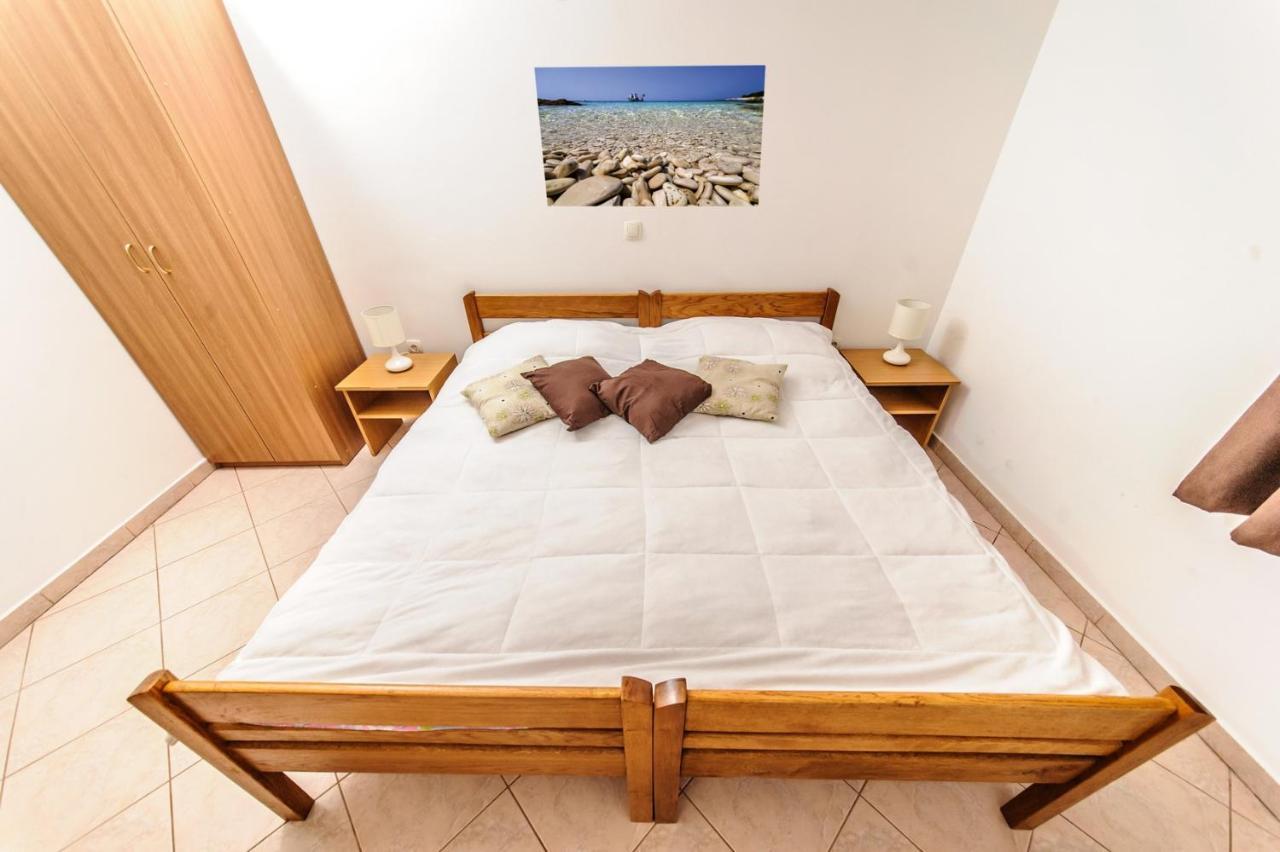 פוסדריה Apartments & Rooms Lucie מראה חיצוני תמונה